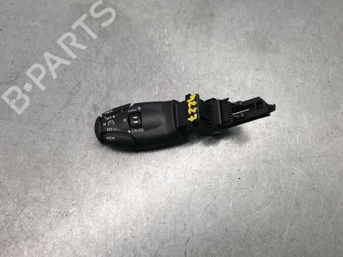 Altro PEUGEOT 3008 II SUV (MC_, MR_, MJ_, M4_) 1.2 THP/ PureTech 130 (MRHNSM, MRHNSU, MRHNSJ, MRHNYW,... (131 hp) 33174548