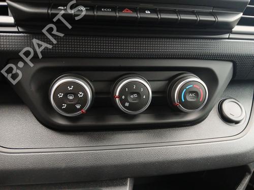 climate-control-renault-trafic-iii-van-fg_-2014-33236997 main image