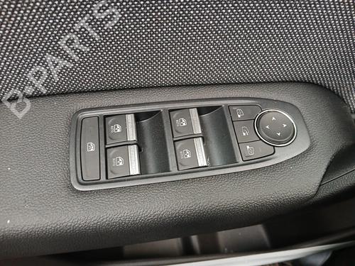 Used Left front window switch Left front window switch RENAULT CAPTUR II (HF_) TCe 140 (HFN0) (140 hp) 33245072 33245072