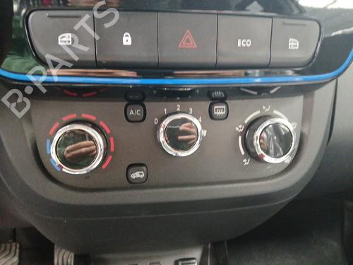 climate-control-dacia-spring-2020-33289077 main image