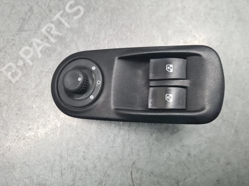 Used Left front window switch Left front window switch RENAULT MASTER II Van (FD) 2.5 dCi (FD02) (101 hp) 33293368 33293368