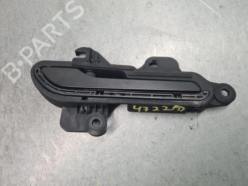 front-right-exterior-door-handle-tesla-model-3-5yj3-2017-32156165 main image