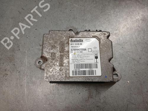 Used ECU airbags ECU airbags RENAULT MASTER III Van (FV) 2.3 dCi 100 FWD (FV0A, FV0B, FV0G, FV0K, FV0H) (101 hp) 33627512 33627512