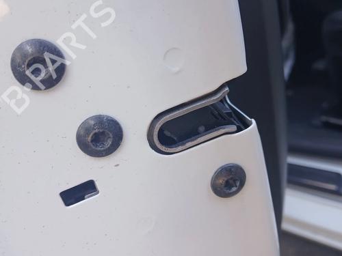 front-left-lock-volvo-v40-hatchback-525-2012-2013-2014-2015-2016-2017-2018-2019-33655998 main image