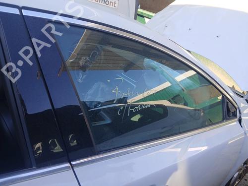 front-right-door-window-volvo-v40-hatchback-525-2012-2013-2014-2015-2016-2017-2018-2019-33656012 main image