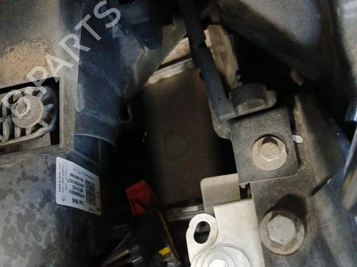 Used Front bumper reinforcement Front bumper reinforcement CITROËN C3 AIRCROSS II (2R_, 2C_) 1.5 BlueHDi 100 (2CYHYJ) (102 hp) 33690439 33690439