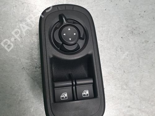 Used Left front window switch Left front window switch FIAT 500e (332_) Elektro (FA1) (95 hp) 31591057 31591057