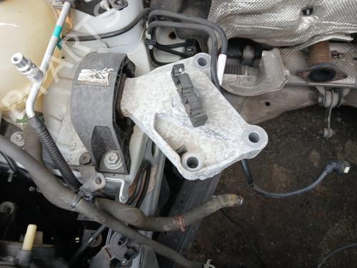 Used Engine mount Engine mount RENAULT CLIO IV (BH_) 0.9 TCe 90 (BHNF, BHMA, BHMH, BHJK, BHJR) (90 hp) 33833711 33833711