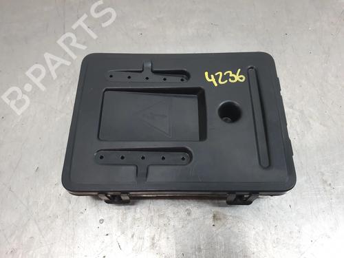 Used Fuse box Fuse box RENAULT ARKANA I (LCM_, LDN_) [2019-2026] 33888817 33888817