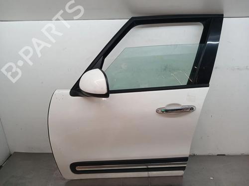 left-front-door-fiat-500l-351_-352_-2012-26428869 main image