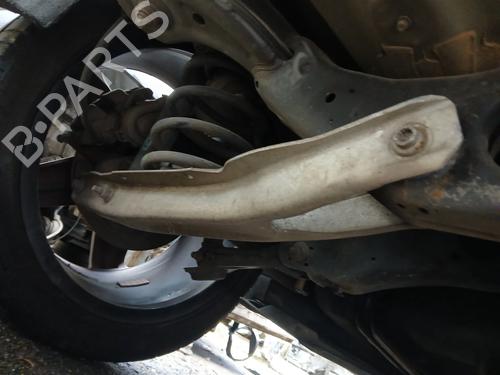 Venstre bagtil bærearm Venstre bagtil bærearm MERCEDES-BENZ GLA-CLASS (X156) GLA 220 d (156.903) (177 hp) 33981724 33981724