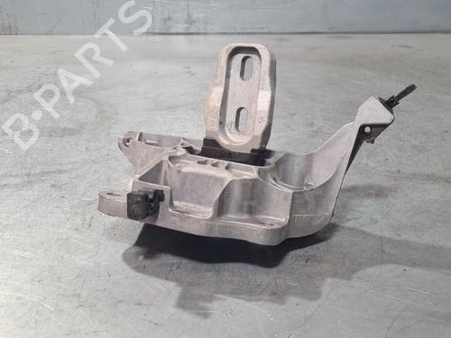 Apoio da caixa Apoio da caixa PEUGEOT 2008 II (UD_, US_, UY_, UJ_, UR_, UC_) 1.2 PureTech 100 (USHNK) (101 hp) 33981773 33981773