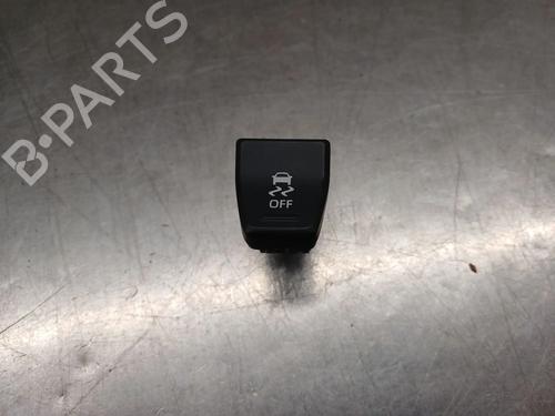 switch-toyota-rav-4-v-_a5_-_h5_-2018-34320255 main image