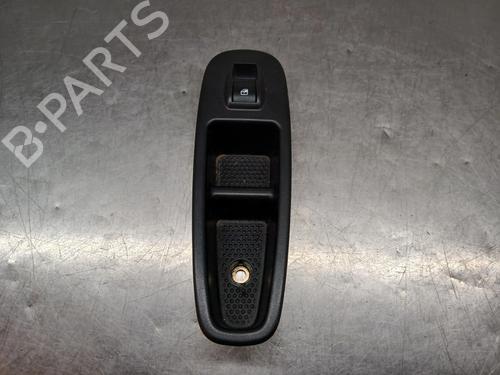Used Right front window switch Right front window switch FIAT 500L (351_, 352_) 1.3 D Multijet (199LXY1A, 199LXY11) (84 hp) 32454267 32454267