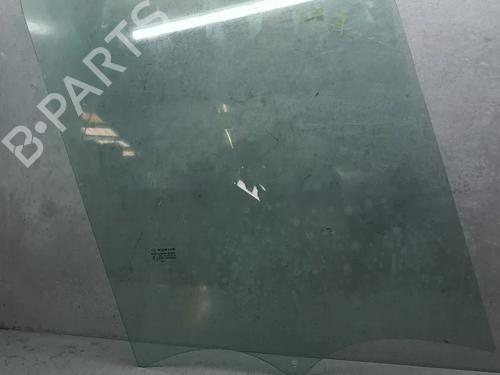 dr-rude-hjre-foran-renault-trafic-iii-van-fg_-2014-33236974 main image