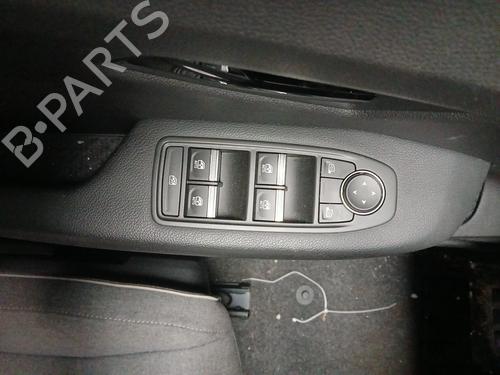 Used Left front window switch Left front window switch RENAULT MEGANE E-TECH SUV EV60 (BNJ1) (218 hp) 34613509 34613509