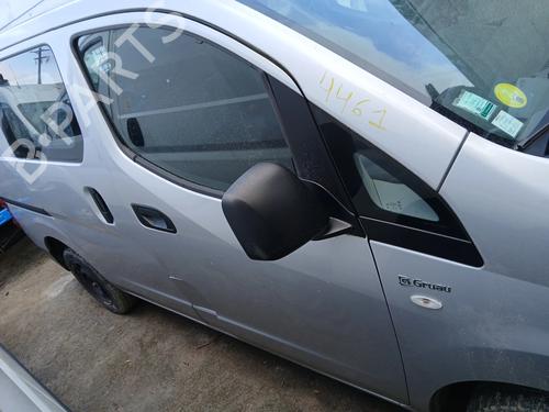 right-front-door-nissan-nv200-evalia-bus-2010-34692806 main image