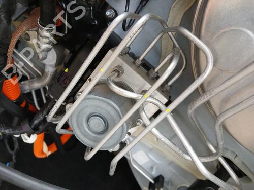 Used ABS pump ABS pump RENAULT TWINGO III (BCM_, BCA_) Z.E: (BCA1) (82 hp) 34695745 34695745