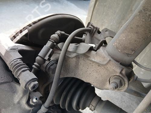 Used Right front steering knuckle Right front steering knuckle VW PASSAT B8 Variant (3G5, CB5) 2.0 TDI (150 hp) 35739316 35739316