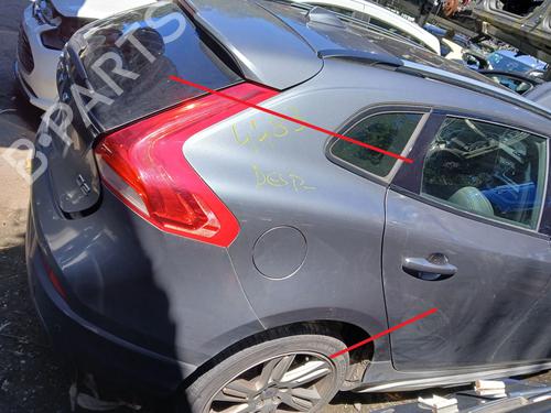 Bagstkærm Højre Bagstkærm Højre VOLVO V40 Cross Country (526) D2 (114 hp) 35921005 35921005
