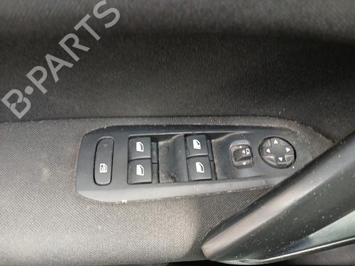 Comutador vidro frente esquerdo Comutador vidro frente esquerdo PEUGEOT 308 SW II (LC_, LJ_, LR_, LX_, L4_) 1.2 THP 110 (110 hp) 35952499 35952499