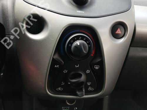 climate-control-peugeot-108-2014-36163553 main image