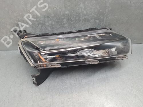 right-daytime-light-dacia-spring-2020-32685464 main image