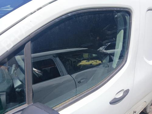 front-left-door-window-peugeot-partner-box-bodympv-k9-2018-36420513 main image