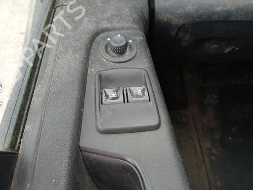 Comutador vidro frente esquerdo Comutador vidro frente esquerdo RENAULT TRAFIC III Van (FG_) 2.0 dCi 120 (FGMN) (120 hp) 36541270 36541270