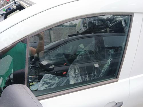 front-left-door-window-renault-kangoo-iii-mpv-2021-36541350 main image