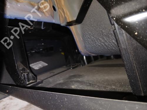 rear-bumper-reinforcement-renault-clio-v-b7_-2019-36563711 main image