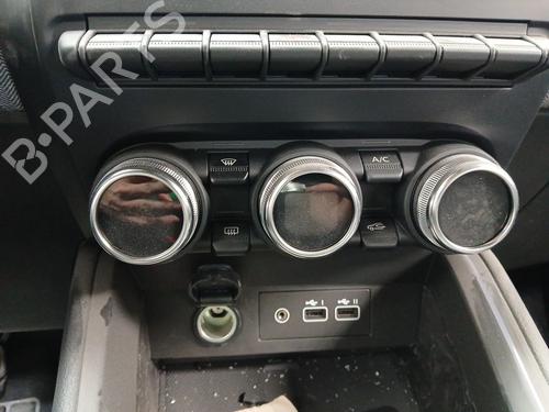 climate-control-renault-clio-v-b7_-2019-36563791 main image