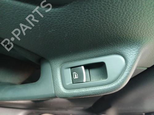 Venstre bagtil elrude kontakt Venstre bagtil elrude kontakt VW GOLF VI (5K1) 2.0 TDI (170 hp) 36806445 36806445