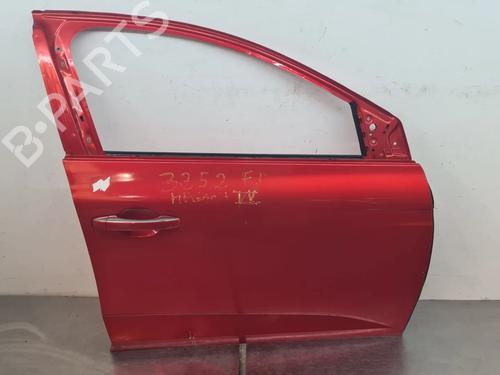 right-front-door-renault-megane-iv-hatchback-b9amn_-2015-22605455 main image