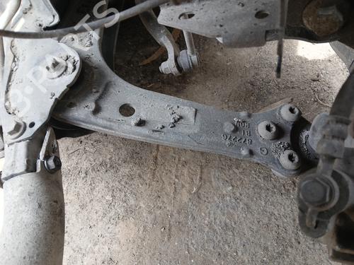 Used Left front suspension arm Left front suspension arm 36812273 36812273
