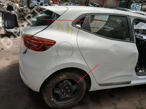 right-rear-fenders-renault-clio-v-b7_-2019-37006616 main image