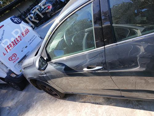 left-front-door-renault-megane-iv-hatchback-b9amn_-2015-37006674 main image
