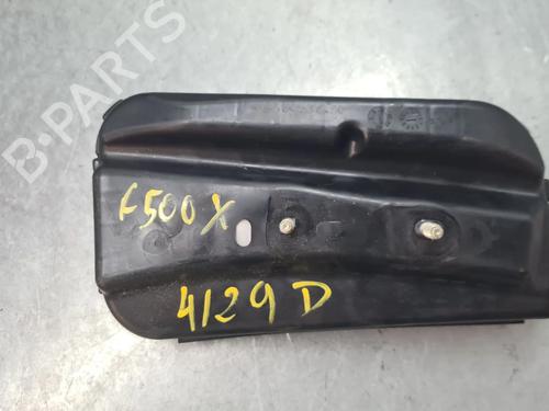 right-seat-airbag-fiat-500x-334_-2014-28358506 main image