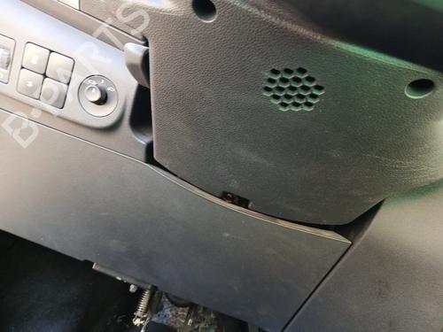 Used Steering column Steering column 37071215 37071215