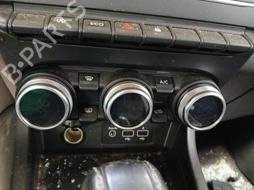 AC-Styringsenhed/Manøvreenhed AC-Styringsenhed/Manøvreenhed RENAULT ARKANA I (LCM_, LDN_) 1.3 TCe 140 (LDN0) (140 hp) 37199590 37199590
