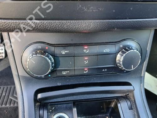 Used Climate control Climate control 37236461 37236461