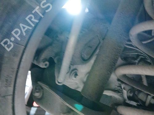 Fusee links achter Fusee links achter MERCEDES-BENZ A-CLASS (W176) A 180 CDI (176.000) (109 hp) 37236479 37236479