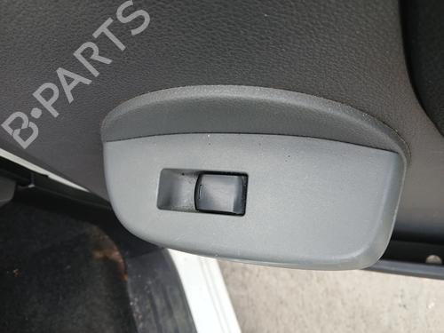Højre fortil elrude kontakt Højre fortil elrude kontakt NISSAN NV200 Van 1.5 dCi 110 (M20, M20N, M20M) (110 hp) 37423341 37423341