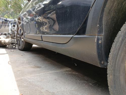 Used Left sideskirt Left sideskirt 37423402 37423402