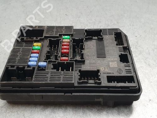 Used Fuse box Fuse box 37593435 37593435