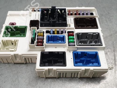 Used Fuse box Fuse box 37593447 37593447