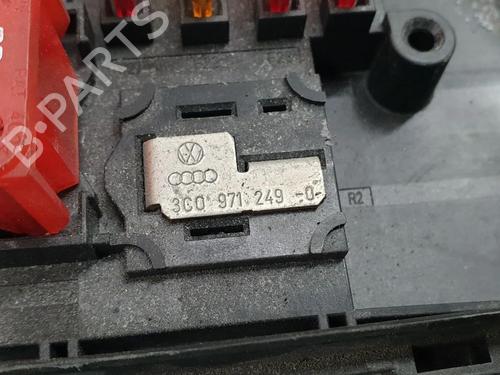 Fuse box VW GOLF VI (5K1) 2.0 TDI | BP37593469E1  - Image 7