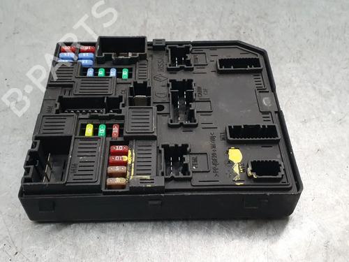 Used Fuse box Fuse box 37593470 37593470