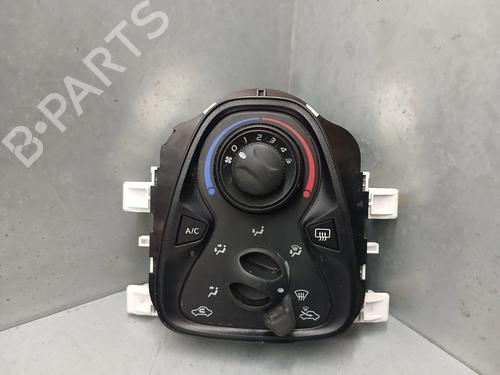 climate-control-toyota-aygo-_b4_-2014-24124925 main image