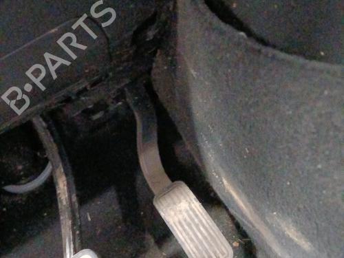 pedal-tesla-model-3-5yj3-2017-38002671 main image
